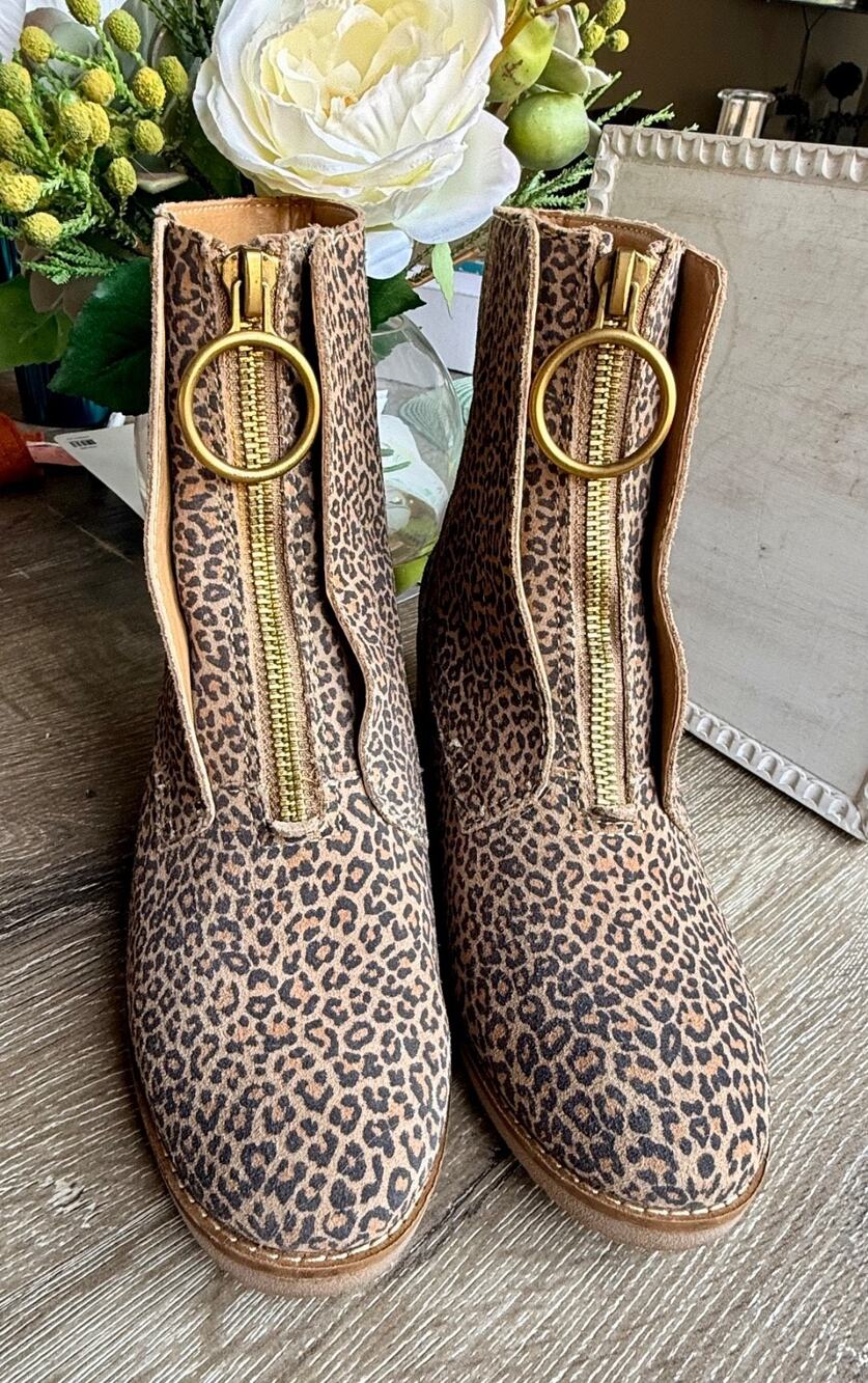Lucky Brand Women Tibly Boot Brown - 7.5M/38 Zipped Front w/Gold Hoop